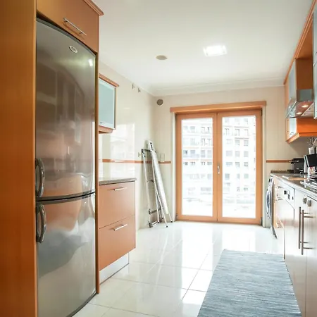 Modern 2-bedroom Flat In Odivelas Apartmán *